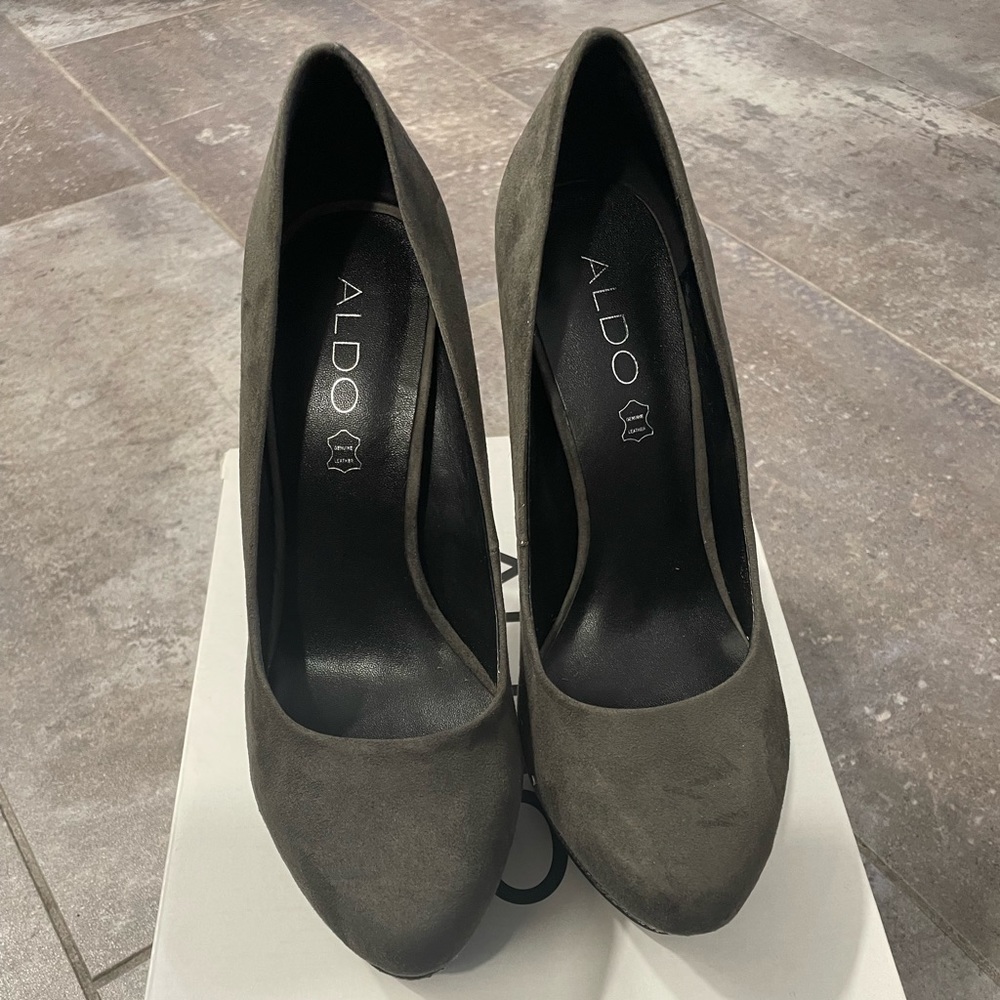 Suede grey heels